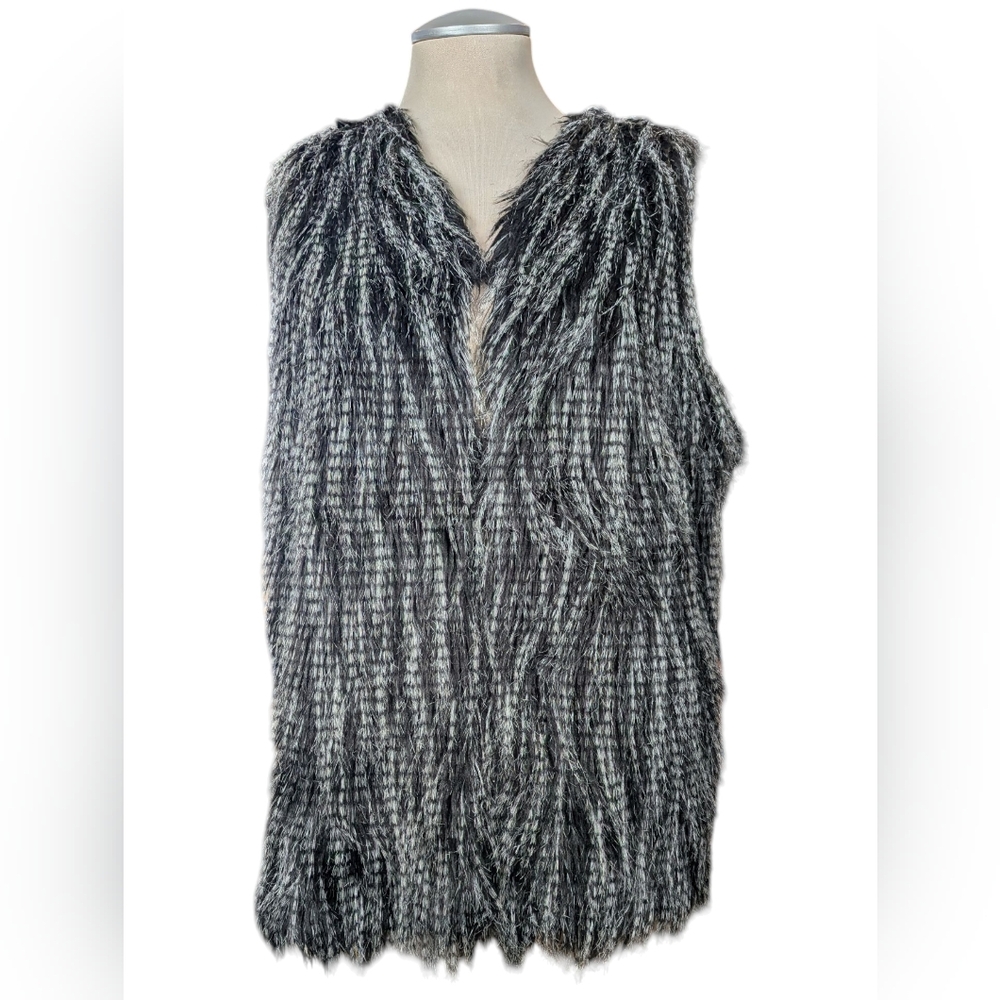 Aldo Black and White Faux Fur Quail Feather Vest